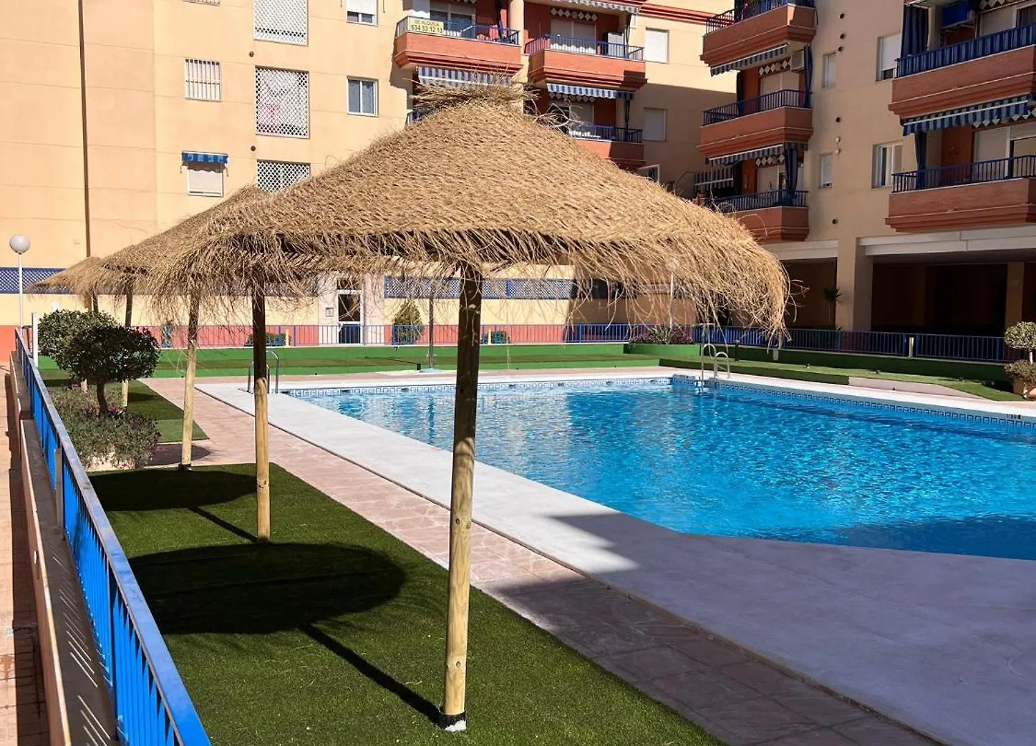 Apartamento Con Piscina En Torrox Costa, Malaga contacts